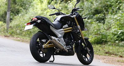 2016 Mahindra Mojo Tourer Edition rear look