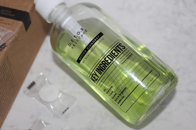 limpiador facial de la familia verde de skinfood
