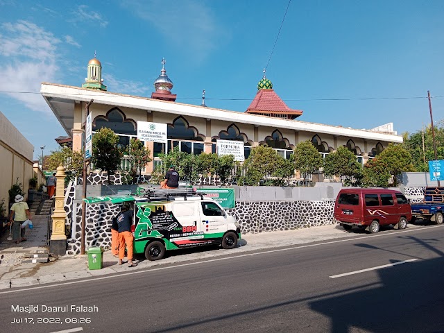 Bersih Bersih Masjid Daarul Falaah, Kwancen, Bandongan, Magelang