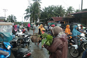 JALAN DIKUASAI PARKIR, PASAR RIMO MACET