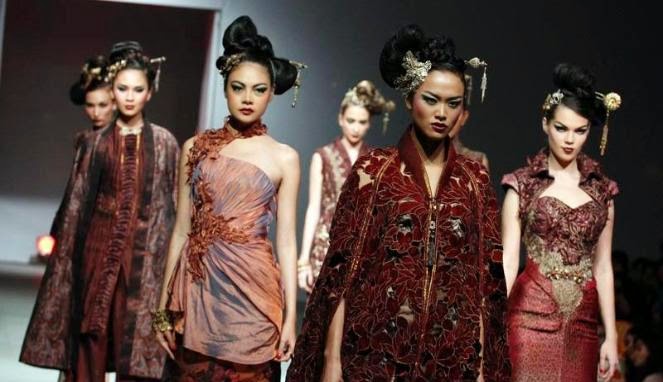 Koleksi Baju Kebaya Untuk Fashion Show Modern Terbaru