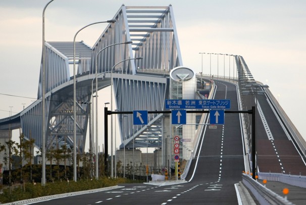 Critics Say Tokyo Gate Bridge Should Have Allowed Bicycle Traffic