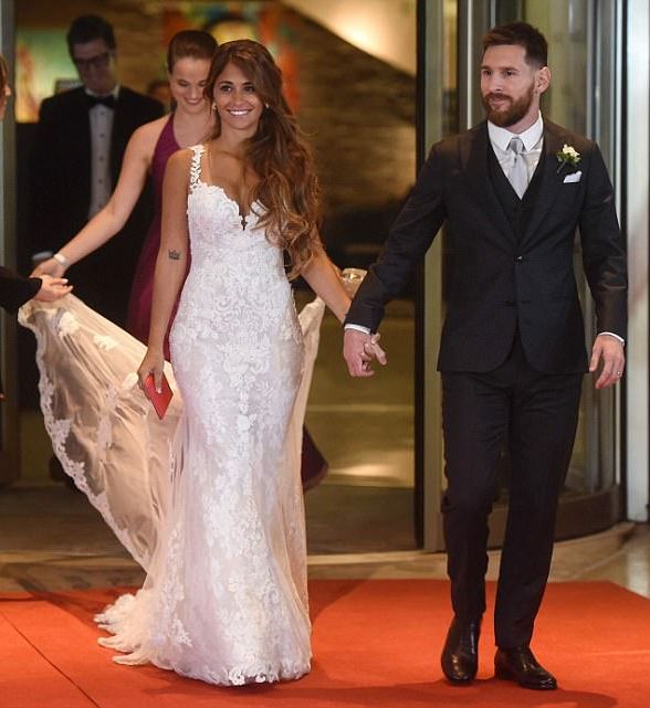 Magical Moments While Messi Finally Married His Long Time Sweetheart Antonella Roccuzzo All The Updates Of Show Keeping Up With The Kardashian Episodes News