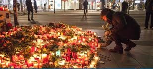 Berlin truck attack: Europe-wide hunt for Tunisian suspect
