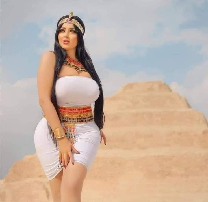 Photos of model Salma El-elshimy in the pyramids are causing a stir in Egypt