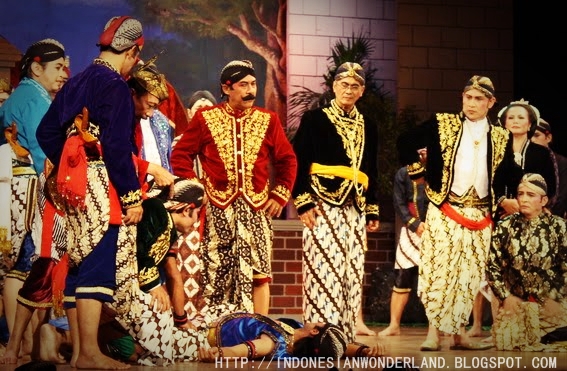 INDONESIAN WONDERLAND: Mengenal Teater Tradisional Indonesia