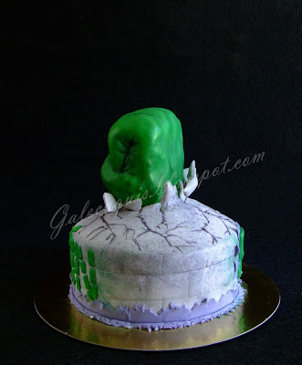 Tarta Hulk puño