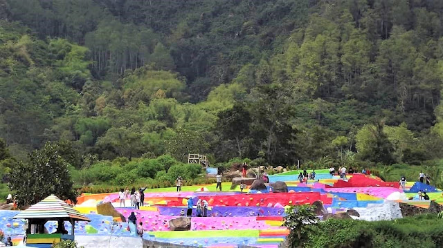 Indahnya Warna-warni di Bumi Pelangi Kuningan Jawa Barat