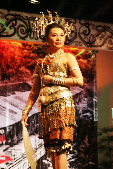 Awesome in Culture TRADITIONAL CULTURAL COSTUMES