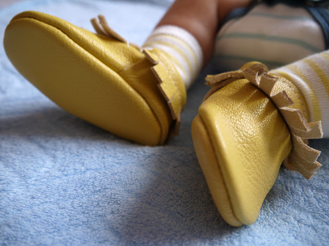 chubby-baby's-legs-yellow-moccasins-butterfly-your-world-little-things-todaymyway