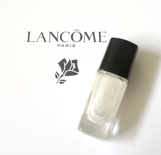 Lancôme Holiday 2013 - Rose Étincelle Highlighter and Étincelle de Neige Vernis in Love nail polish