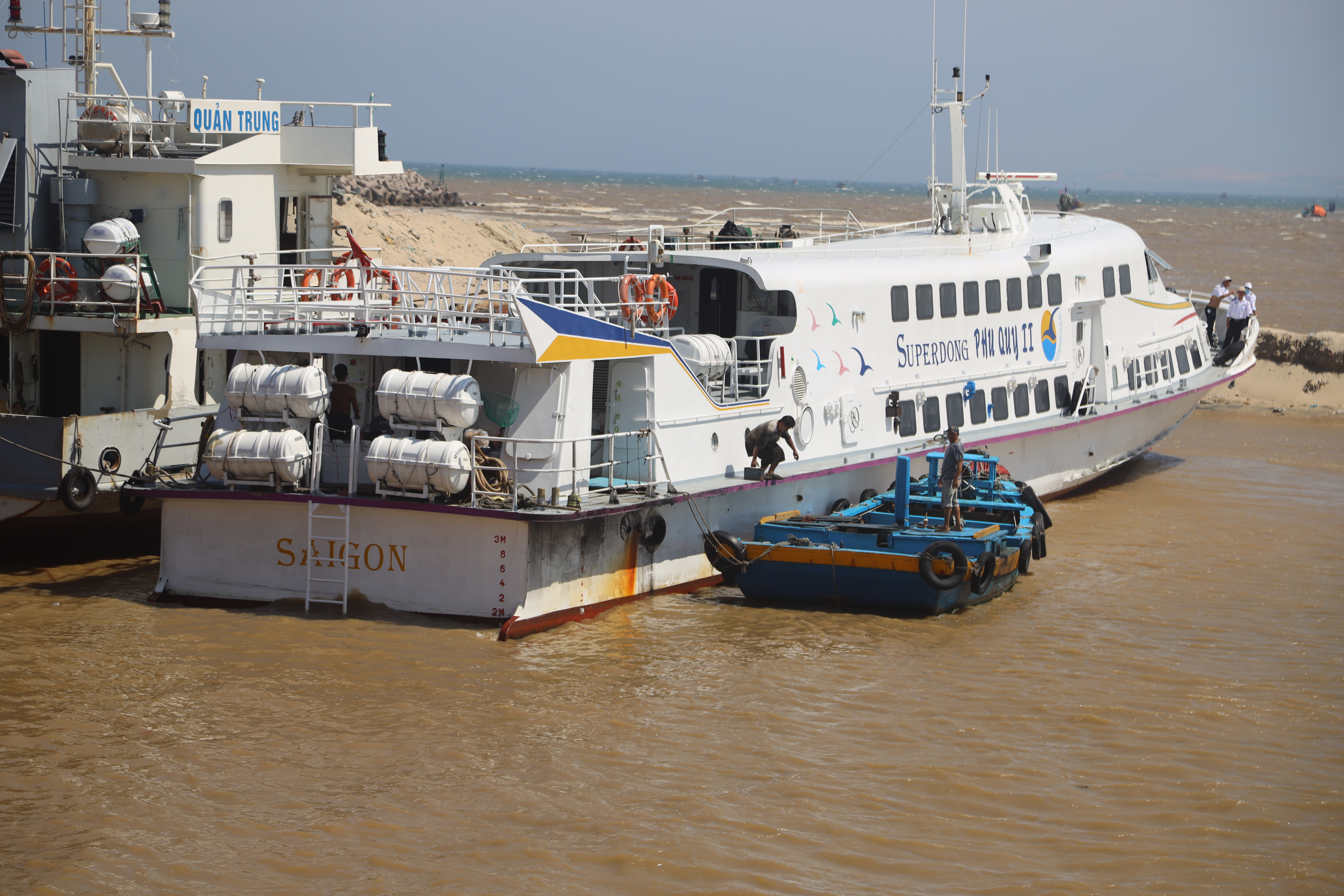 Tàu cao tốc Superdong Phú Quý