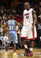 Shaquille O´neal y Earl Boykins