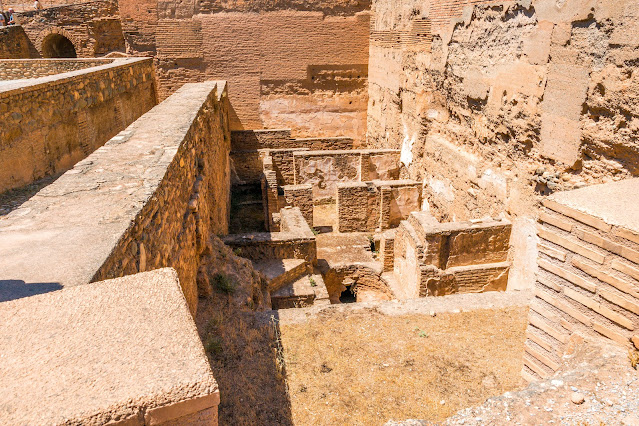Baños dentro de la Alcazaba