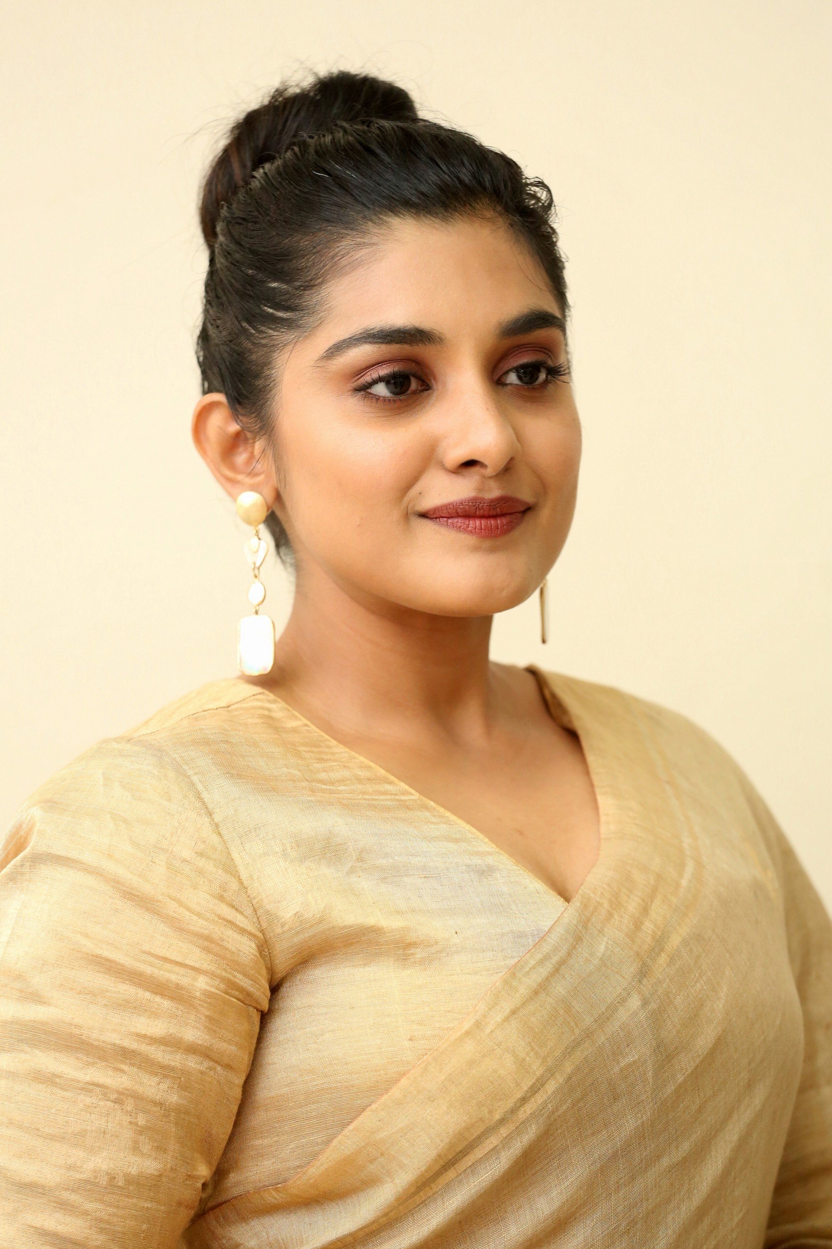 Nivetha Thomas HD UHD High Resolution Photo