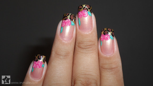 Unhas Decoradas - Oncinha com Rosas