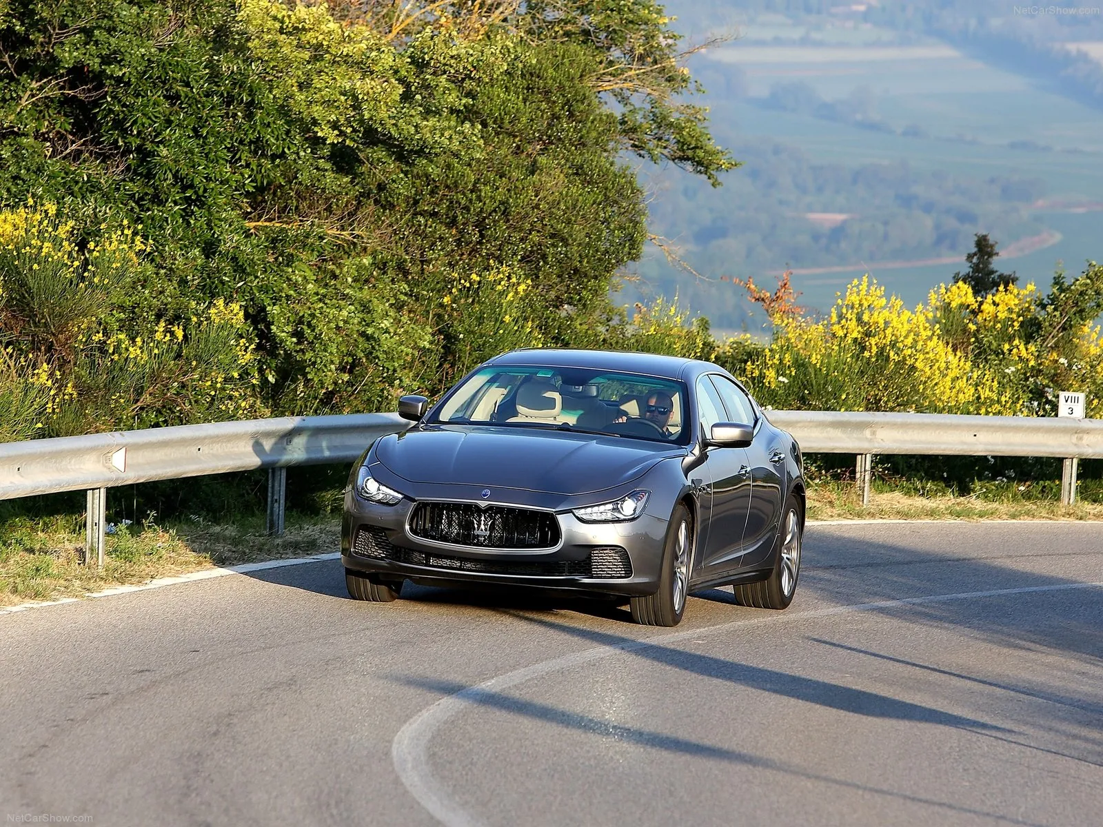 Hình ảnh siêu xe Maserati Ghibli 2014 & nội ngoại thất