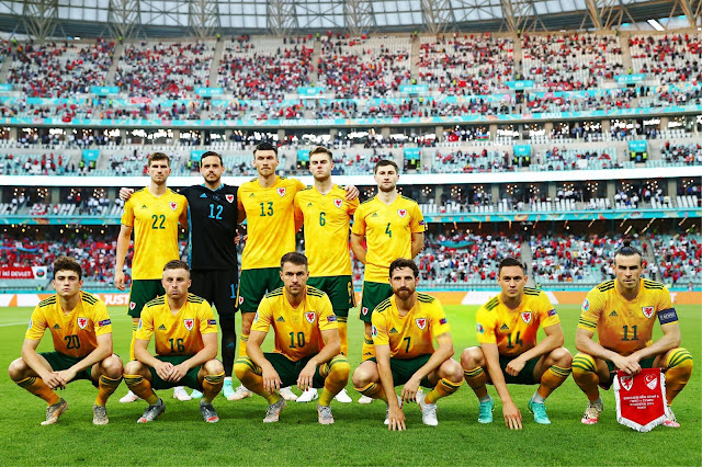 SELECCIÓN DE GALES. Temporada 2020-21. Chris Mepham, Danny Ward, Kieffer Moore, Joe Rodon, Ben Davies. Daniel James, Joe Morrell, Aaron Ramsey, Joe Allen, Connor Roberts, Gareth Bale. SELECCIÓN DE TURQUÍA 0 SELECCIÓN DE GALES 2. 16/06/2021. XVI Eurocopa 2020, fase de grupos, Grupo A, 2ª jornada. Bakú, Azerbayán, estadio Olímpico. GOLES: 0-1: 42’, Aaron Ramsey- 0-2: 90+5’, Connor Roberts.