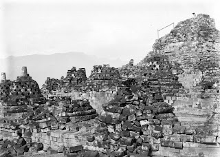 Inilah Foto-foto Candi Borobudur Saat Pertama Kali Ditemukan [ www.BlogApaAja.com ]