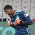 Jovem goleiro defende pênalti e Flamengo sai na frente contra o Athletico-PR