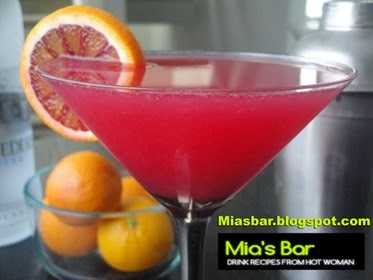 mias-bar-blood-orange-halloween-martini
