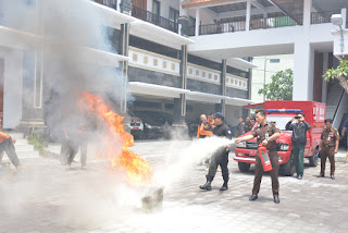 BPBD Denpasar Gelar Simulasi di Kejari Denpasar