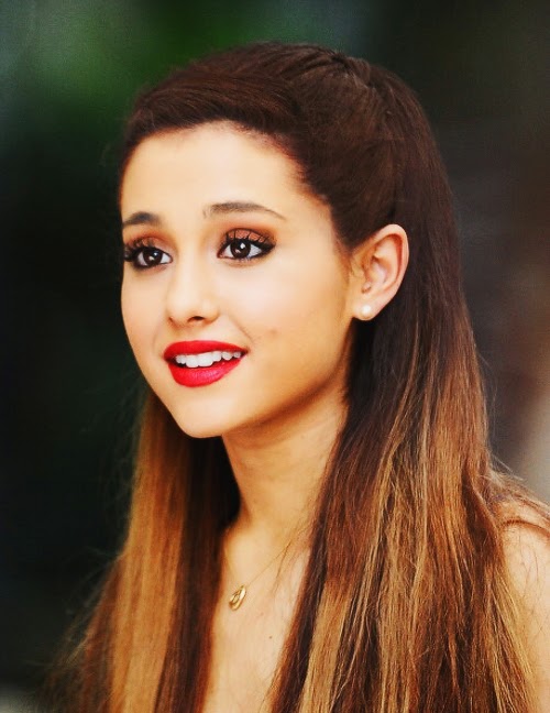 Ariana Grande HD Wallpapers Free Download