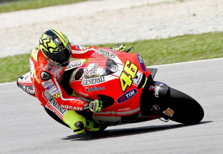 valentino rossi 2011. Rossi is also a lefty.