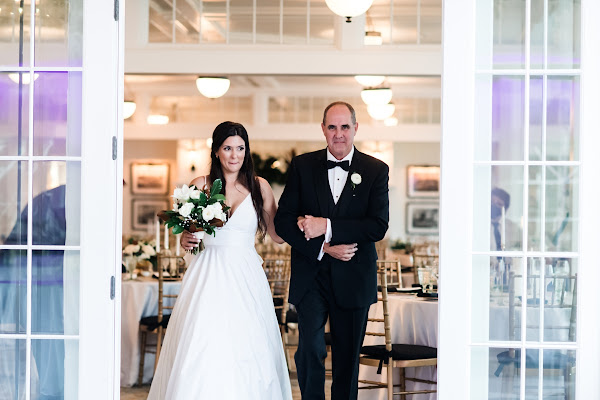 Gibson Island Club Wedding photographed by Maryland wedding photographer Heather Ryan Photography