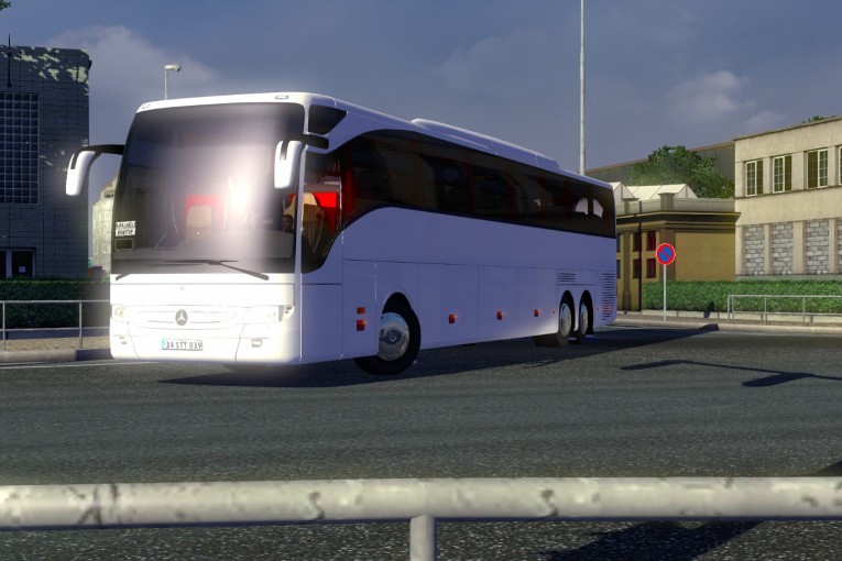 Euro Truck Simulator 2: Mercedes-Benz Tourismo Bus Mod | Makes you ...