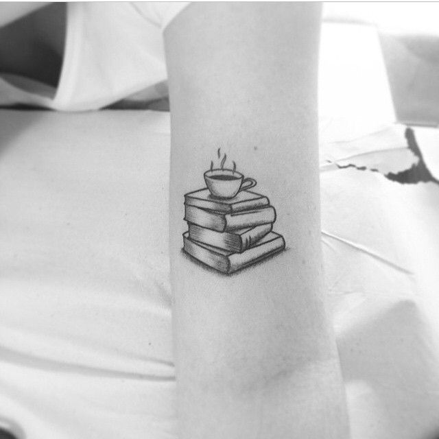 tatuagem de livro