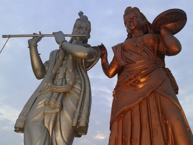 Lord Krishna and Radha Statue in Delhi, Lord Krishna and Radha Statue at Temple near Mukarba Chowk Flyover Delhi