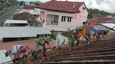 Danramil 1615-01/Selong Apresiasi Semangat Kebersamaan dan Gotong Royong Rehab Masjid 