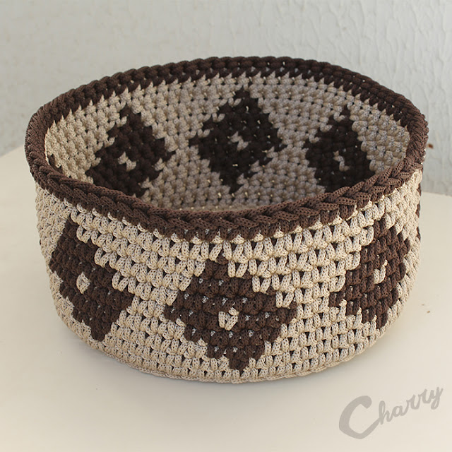 Charry Crocheted basket diamond pattern