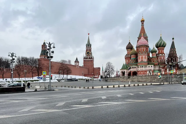 площадь Васильевский Спуск, Кремль, храм Василия Блаженного