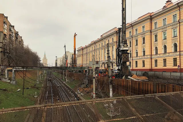 Старая Басманная улица, Алексеевская соединительная ветвь Московской железной дороги