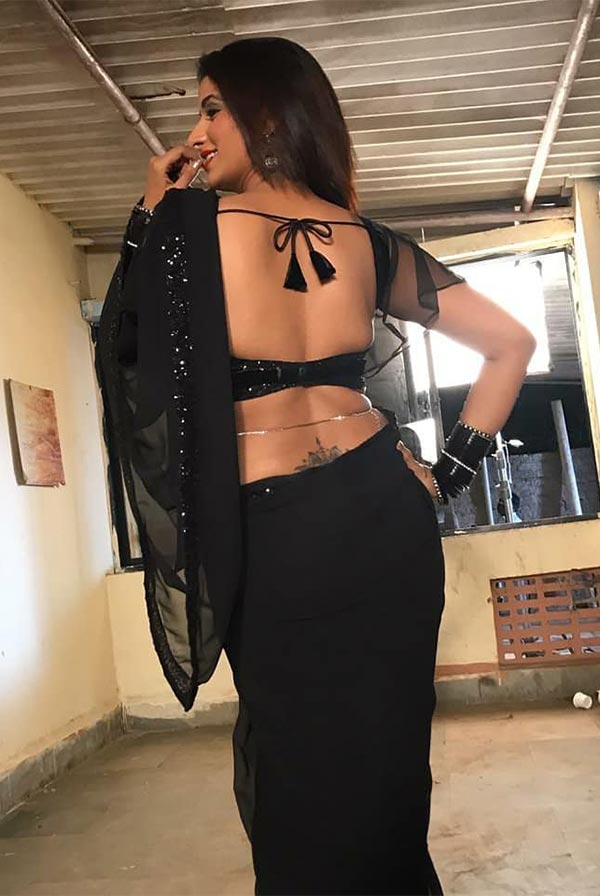 11 hot Bhojpuri actresses in backless sarees - see photos.