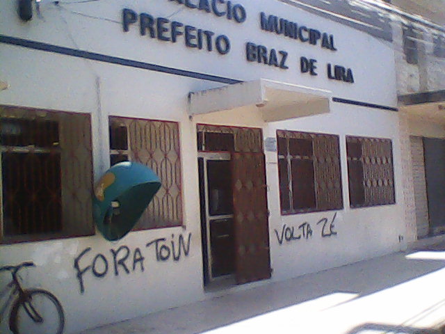 Prefeitura de Santa Cruz amanhece Pichada