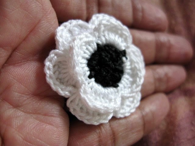 https://www.etsy.com/listing/199696733/clutch-back-flower-pin-112-inch-white?ref=shop_home_active_1