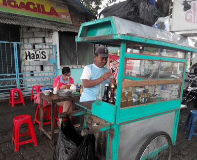 desain gerobak bubur ayam terbaru