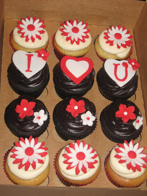 Includes one dozen gourmet cupcakes with exclusive Valentines Day designs