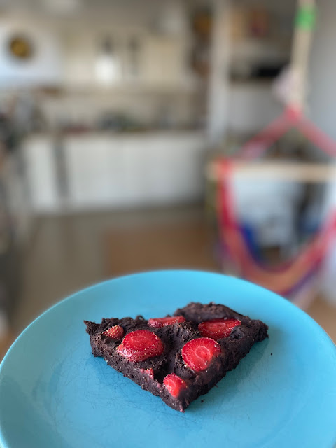 Strawberry vegan brownie