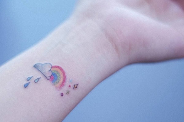 este_incrvel_nuvem_e_arco-ris_da_tatuagem