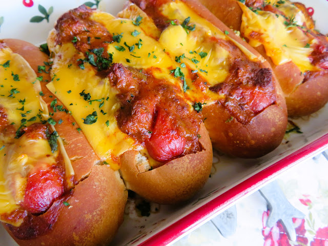 Chili Cheese Dog Boats