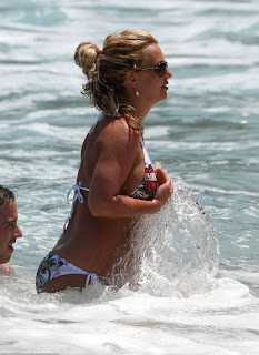 Britney Spears Hot Bikini Photo Gallery