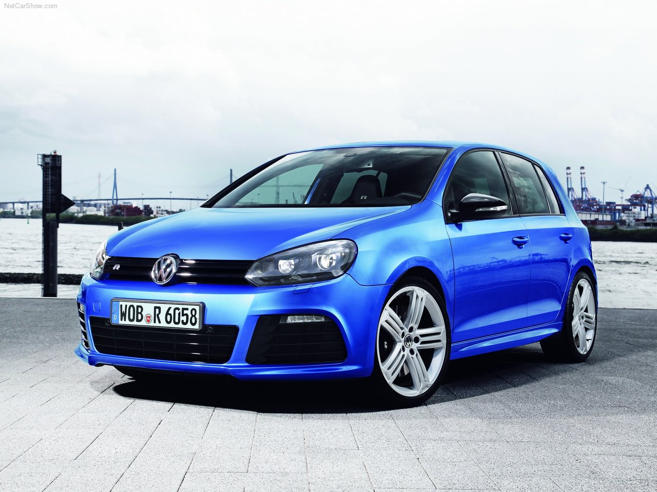 2016 VW Golf R – The Performance Hatchback Volkswagen