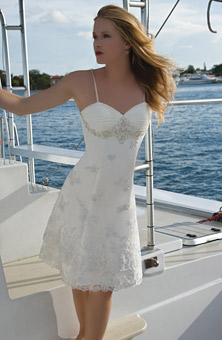 Short Modern Wedding Dress for Beach Wedding