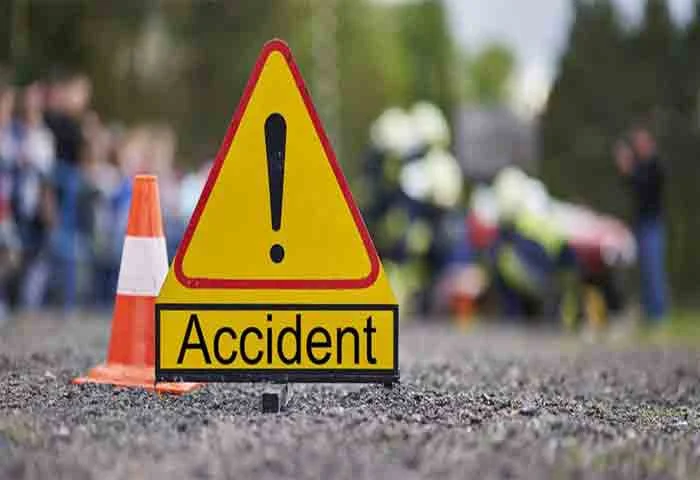 News,Kerala,State,Accident,Accidental Death,Local-News,Death,Airport, Angamaly: One died after tourist bus and KSRTC bus collide