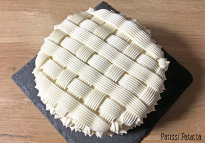 recette de gâteau framboisier, framboisier au chocolat blanc, biscuit de savoie, joli gâteau, framboises, ganache montée au chocolat blanc, pâtisserie, dessert, gâteau décoré, patissi-patatta