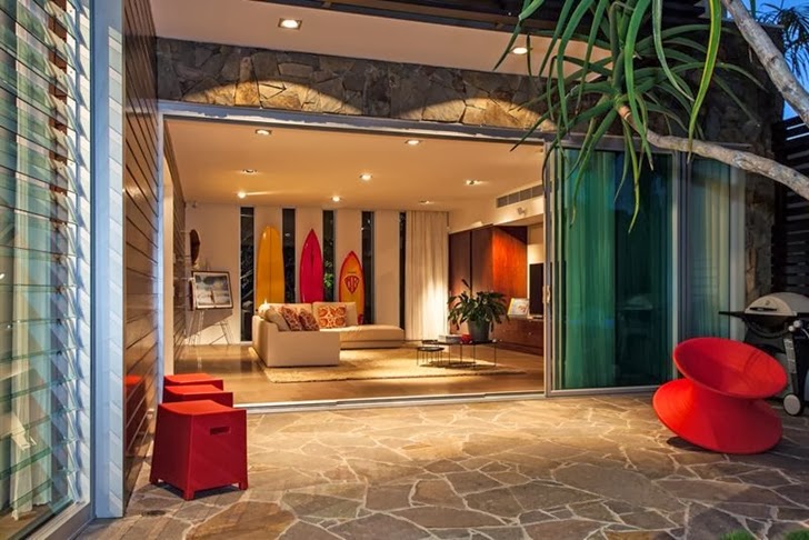 Open wall in Classy contemporary house in Casuarina, Australia